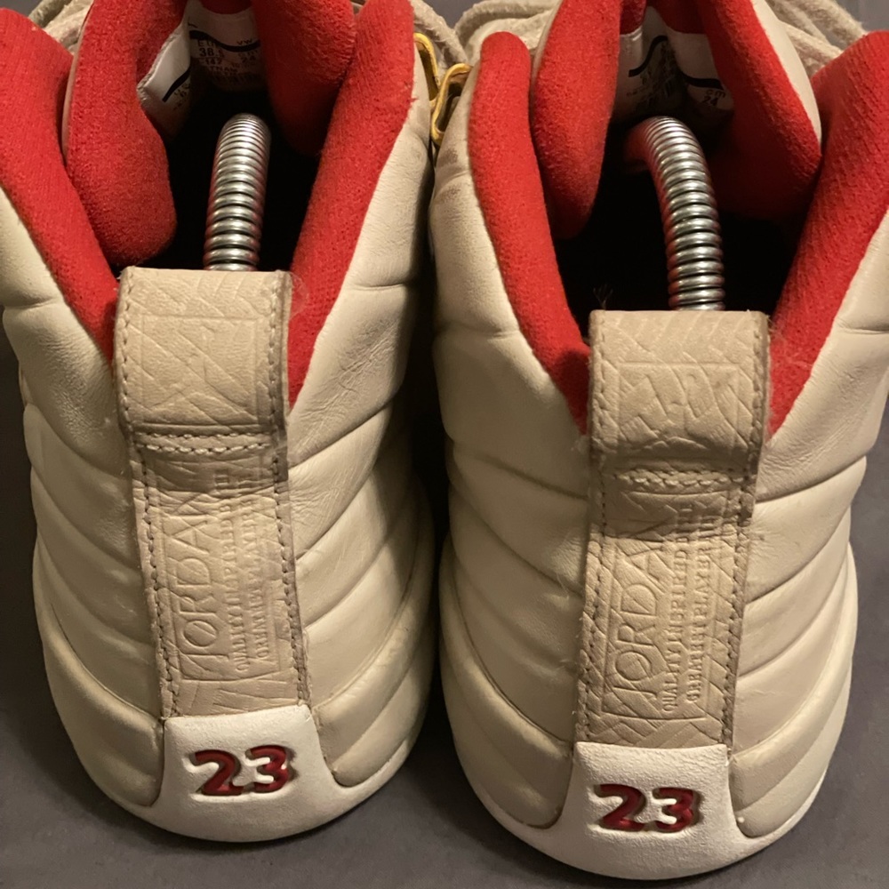 Jordan 12 - Picture 3 of 6